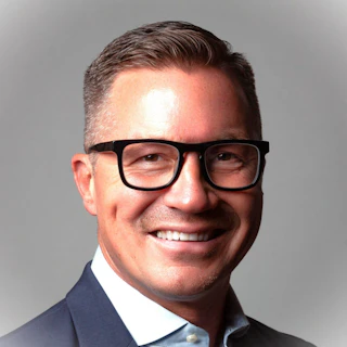 Rob2024 Square Headshot bright